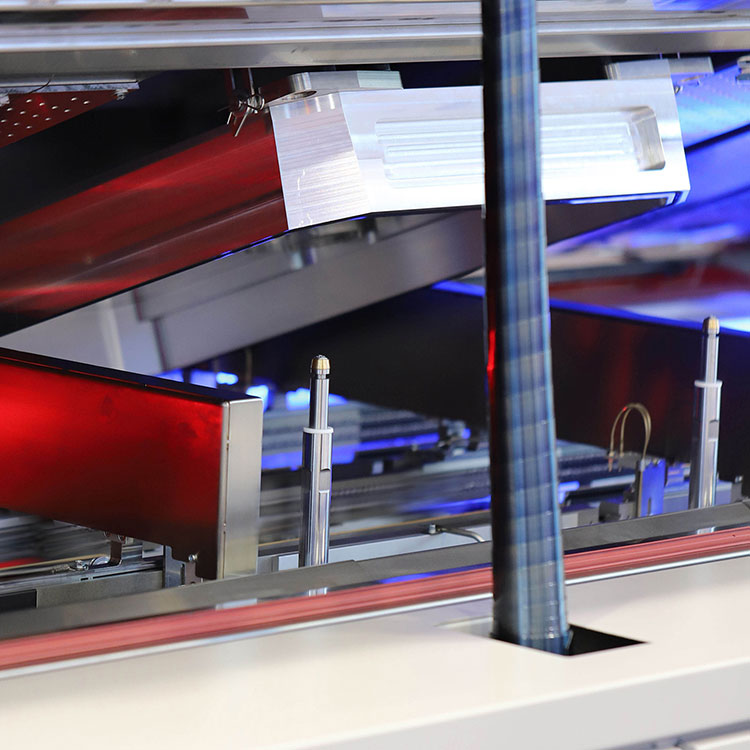 Blick in das Innere eines Konvektionslötsystems VXP+ mit Vakuumkammer